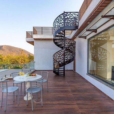 Stayvista'S Bella Dream - Mountain-View With Outdoor Pool, Lawn Featuring A Gazebo & Indoor Games Udaipur Exterior foto