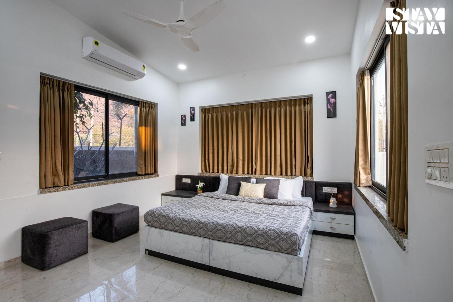 Stayvista'S Bella Dream - Mountain-View With Outdoor Pool, Lawn Featuring A Gazebo & Indoor Games Udaipur Exterior foto