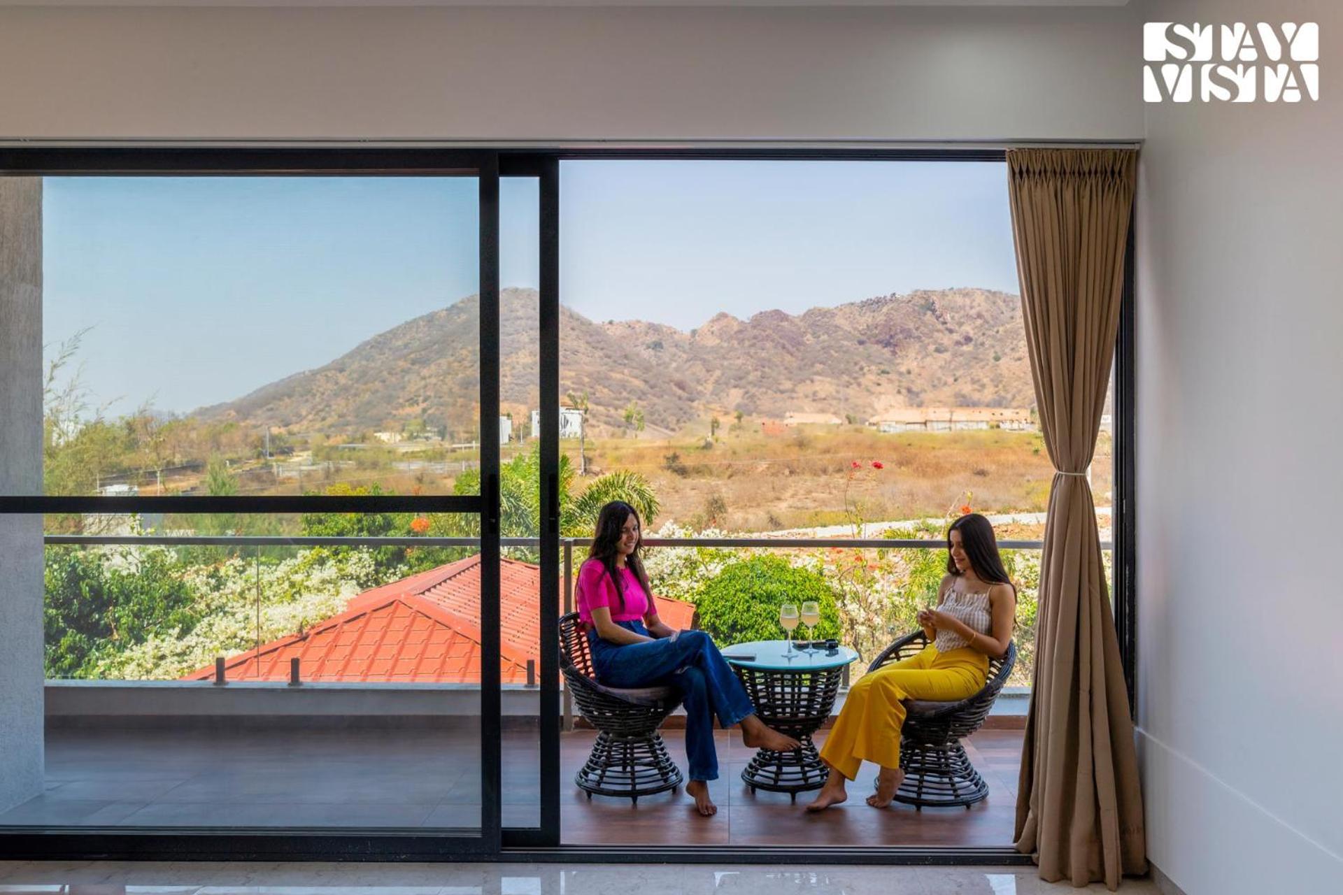 Stayvista'S Bella Dream - Mountain-View With Outdoor Pool, Lawn Featuring A Gazebo & Indoor Games Udaipur Exterior foto